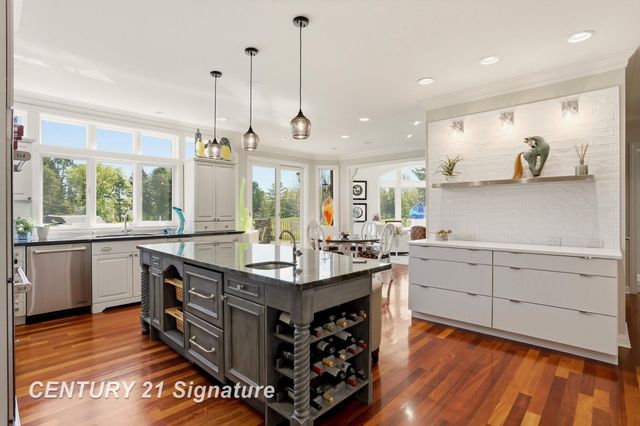 8 Appleshire Court, Thomas Twp, MI 48623