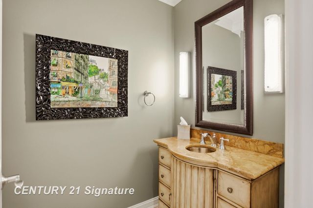 8 Appleshire Court, Thomas Twp, MI 48623
