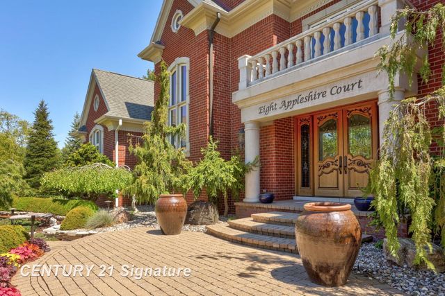 8 Appleshire Court, Thomas Twp, MI 48623