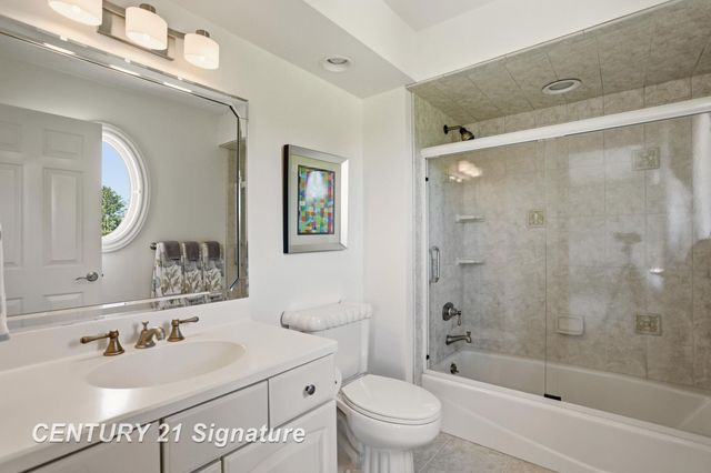 8 Appleshire Court, Thomas Twp, MI 48623