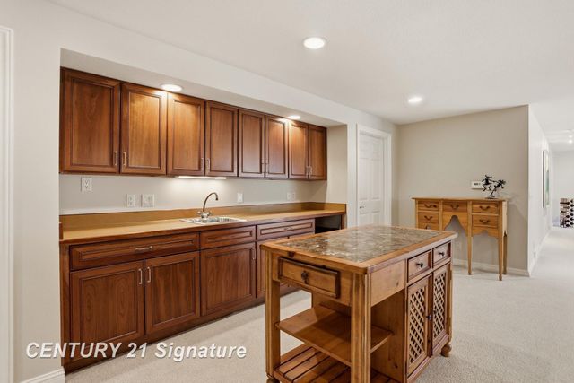 8 Appleshire Court, Thomas Twp, MI 48623