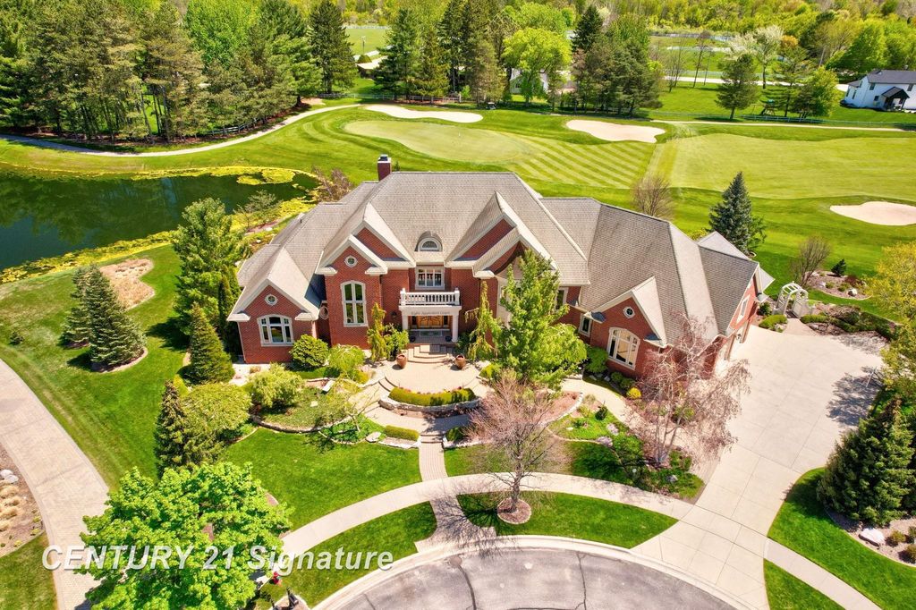 8 Appleshire Court, Thomas Twp, MI 48623