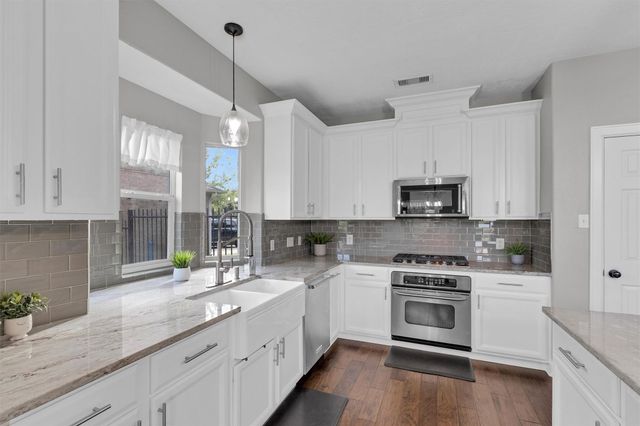 3002 E Lake Falls Circle, Spring, TX 77386