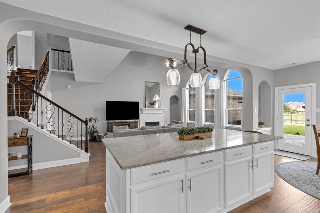 3002 E Lake Falls Circle, Spring, TX 77386