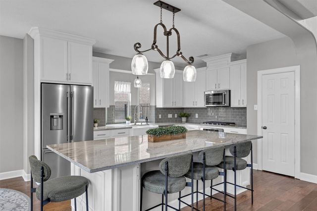 3002 E Lake Falls Circle, Spring, TX 77386