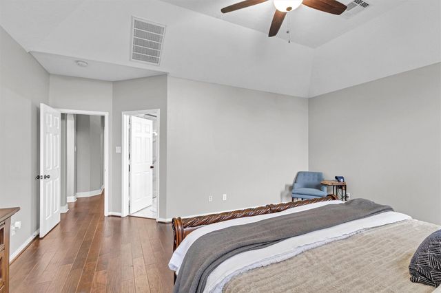 3002 E Lake Falls Circle, Spring, TX 77386
