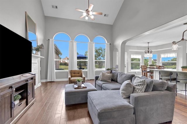 3002 E Lake Falls Circle, Spring, TX 77386