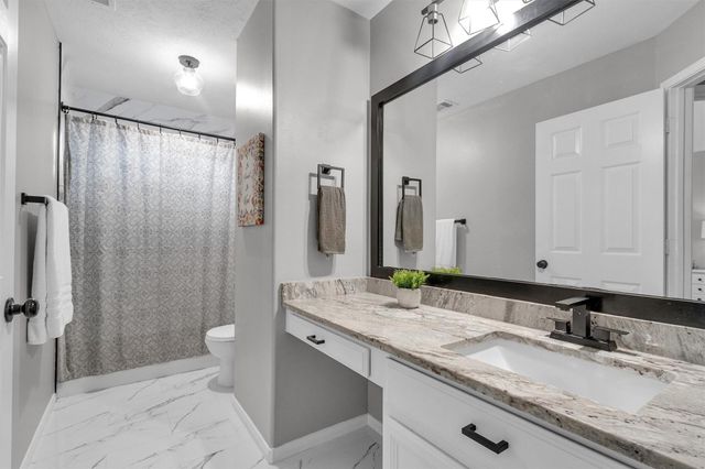 3002 E Lake Falls Circle, Spring, TX 77386