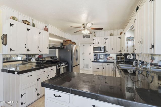 928 N BROWN Avenue, Casa Grande, AZ 85122