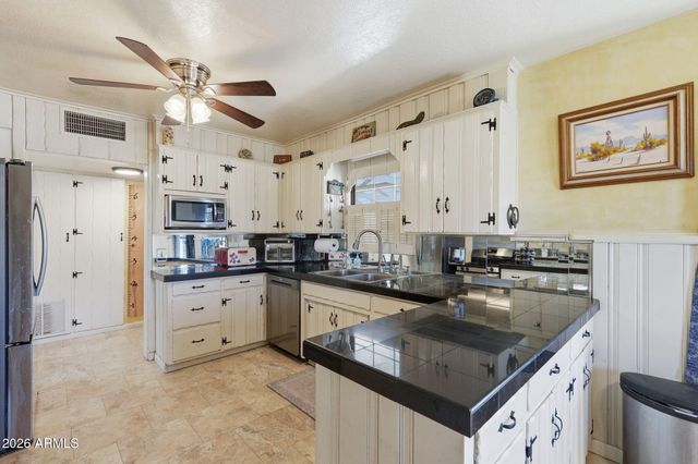 928 N BROWN Avenue, Casa Grande, AZ 85122