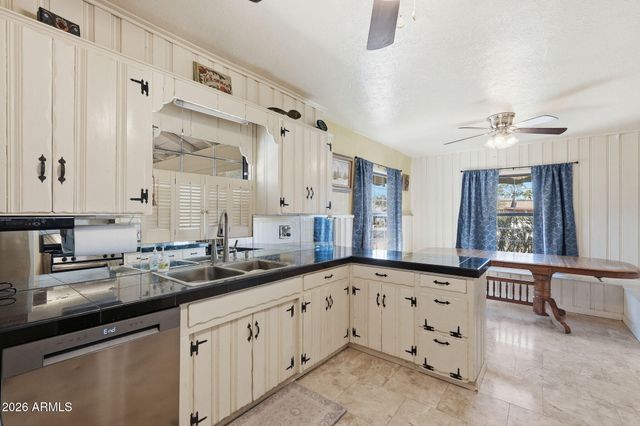 928 N BROWN Avenue, Casa Grande, AZ 85122