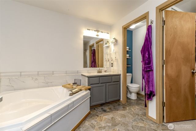 774 Carriage Court Drive W, Eatonville, WA 98328