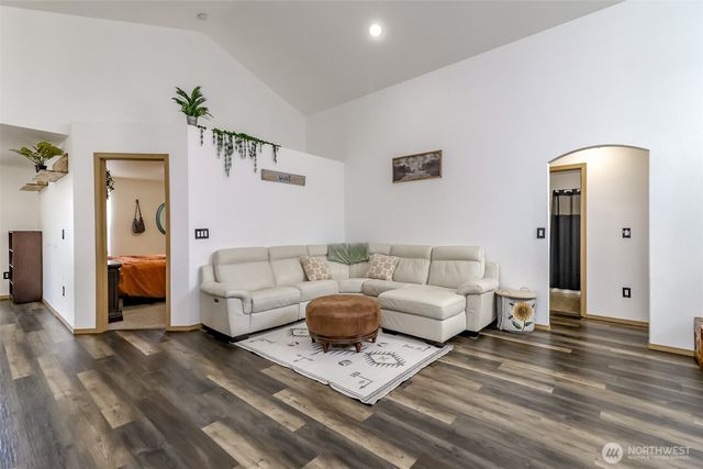 774 Carriage Court Drive W, Eatonville, WA 98328