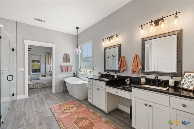2105 Legacy Hills Drive, Johnson City, TX 78636