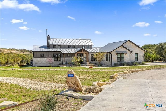 2105 Legacy Hills Drive, Johnson City, TX 78636