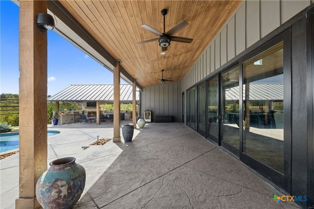 2105 Legacy Hills Drive, Johnson City, TX 78636