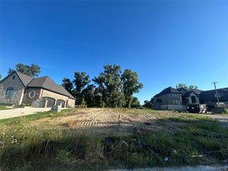 6883 Roseberry Drive, Shelby Charter Township, MI 48316