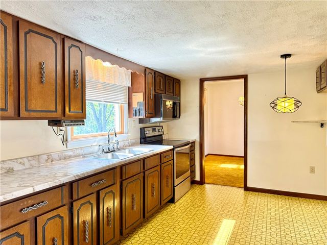 1142 Apples Mill Rd, West Newton, PA 15089