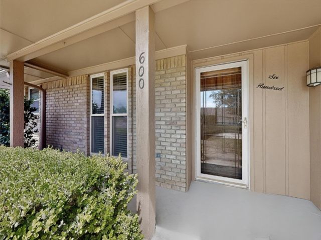 600 Britain Court, Irving, TX 75062