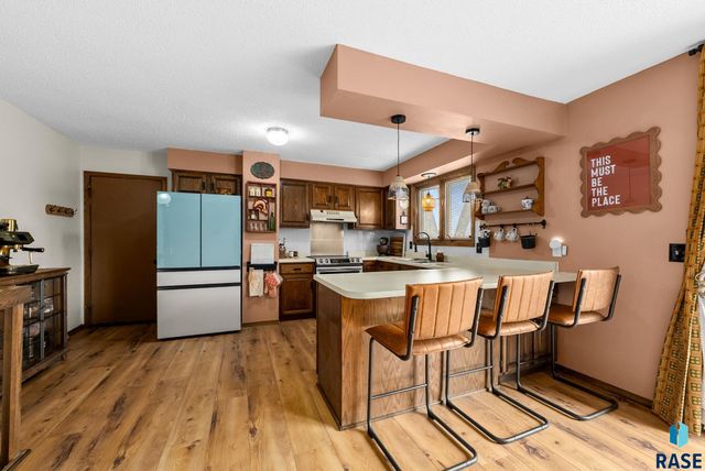 5908 W Chadwick Pl Place, Sioux Falls, SD 57106