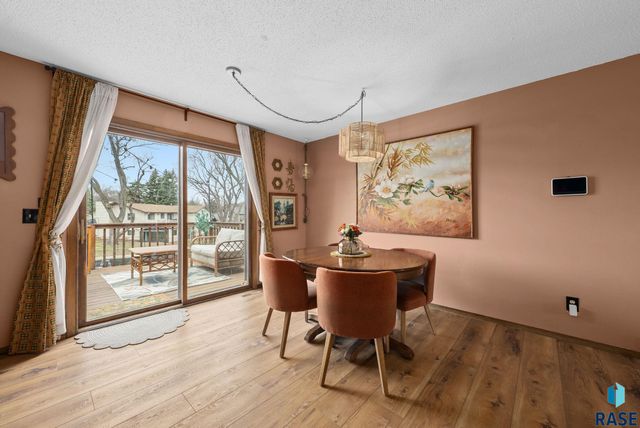 5908 W Chadwick Pl Place, Sioux Falls, SD 57106