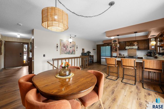 5908 W Chadwick Pl Place, Sioux Falls, SD 57106