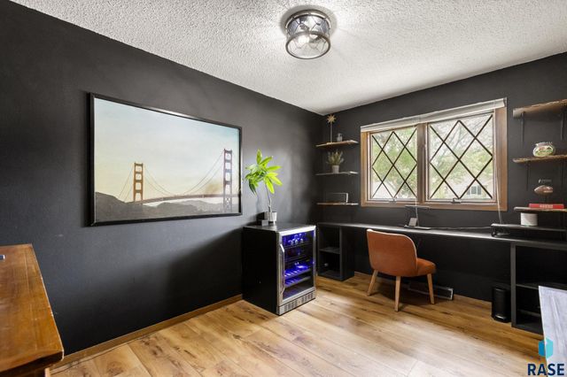 5908 W Chadwick Pl Place, Sioux Falls, SD 57106