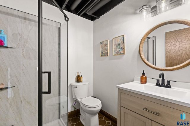 5908 W Chadwick Pl Place, Sioux Falls, SD 57106