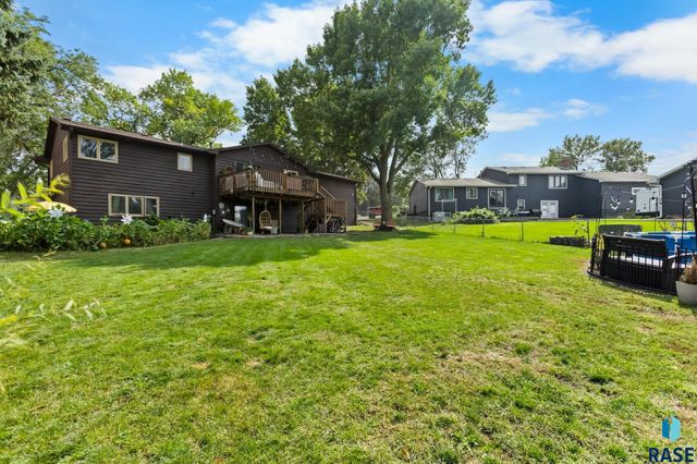 5908 W Chadwick Pl Place, Sioux Falls, SD 57106