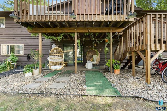 5908 W Chadwick Pl Place, Sioux Falls, SD 57106