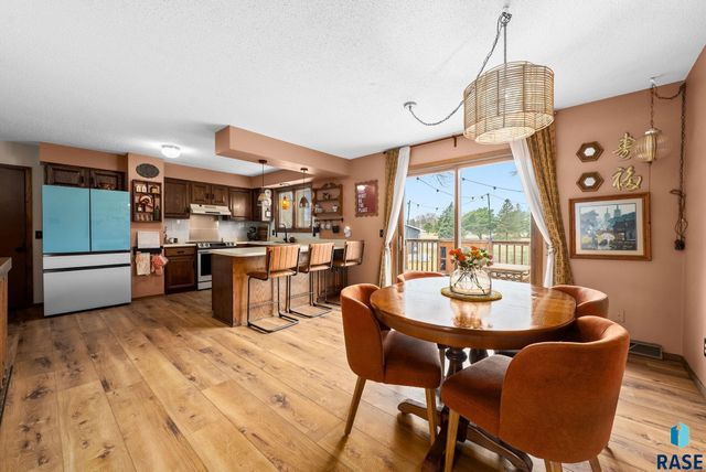 5908 W Chadwick Pl Place, Sioux Falls, SD 57106