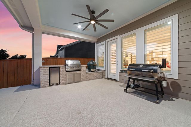 2319 Pale Star Drive, Conroe, TX 77384