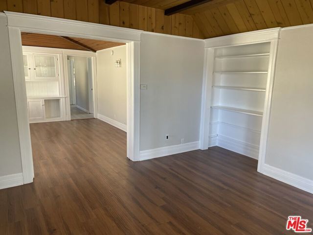2106 India Street, Los Angeles, CA 90039