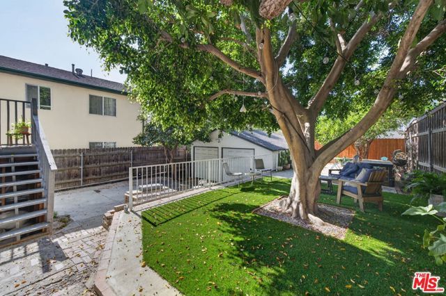 2106 India Street, Los Angeles, CA 90039