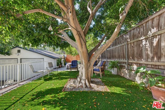 2106 India Street, Los Angeles, CA 90039