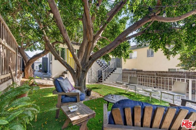 2106 India Street, Los Angeles, CA 90039