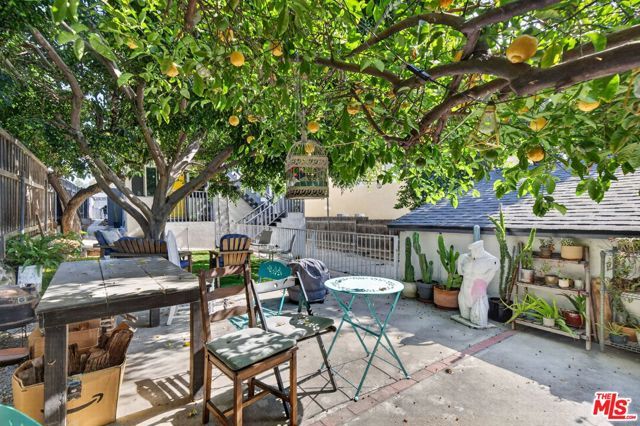 2106 India Street, Los Angeles, CA 90039