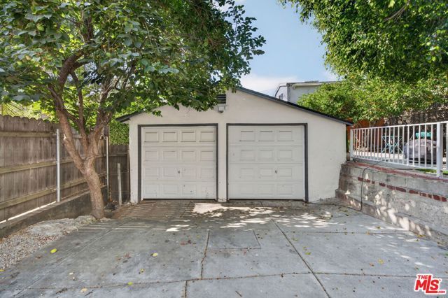 2106 India Street, Los Angeles, CA 90039