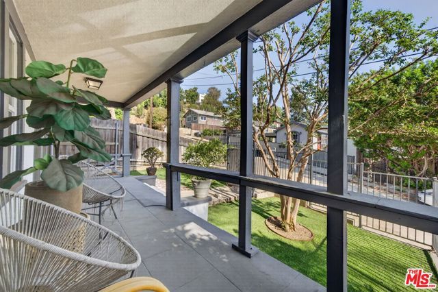 2106 India Street, Los Angeles, CA 90039