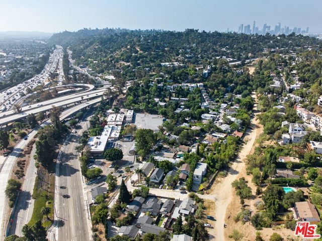 2106 India Street, Los Angeles, CA 90039