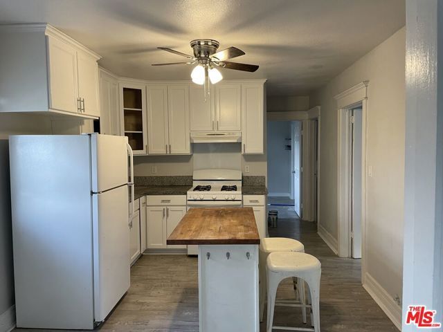 2106 India Street, Los Angeles, CA 90039