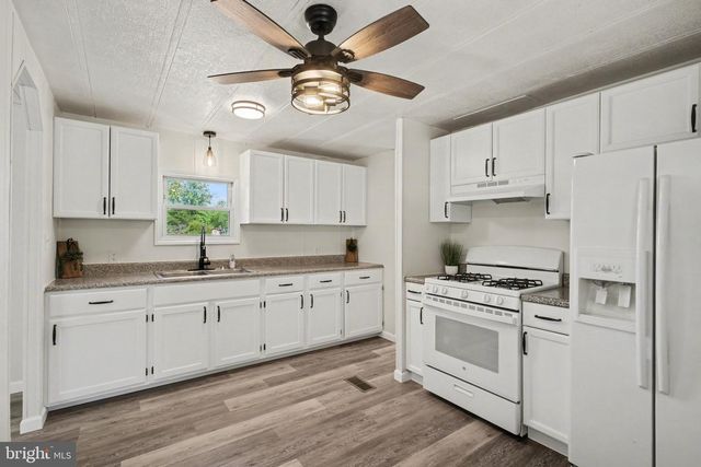 103 FLORENCE DR, Elizabethtown, PA 17022