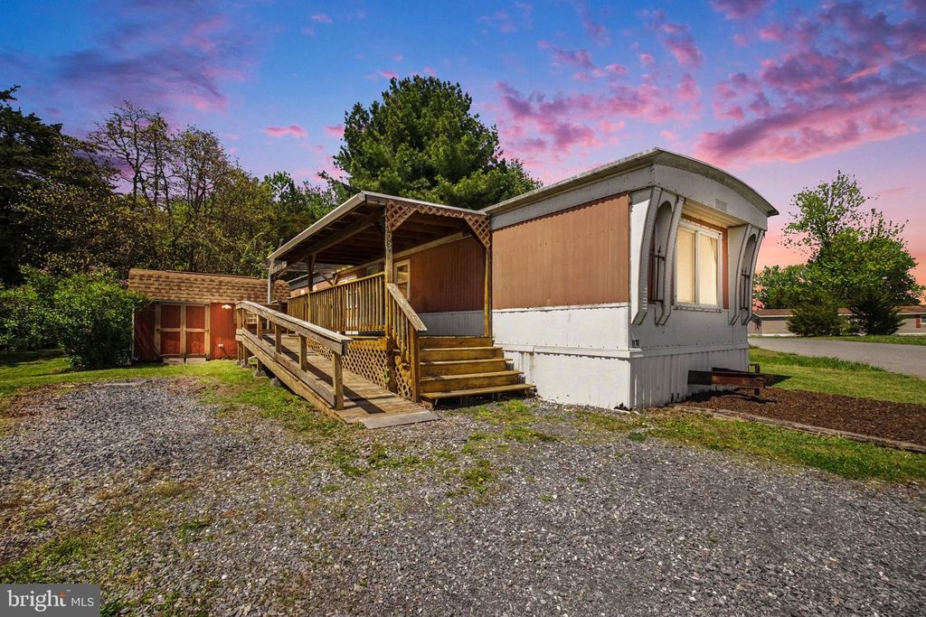 103 FLORENCE DR, Elizabethtown, PA 17022