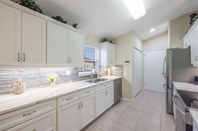 930 VILLEROY GREENS DRIVE, Sun City Center, FL 33573