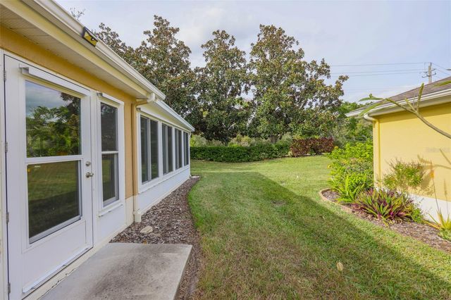 930 VILLEROY GREENS DRIVE, Sun City Center, FL 33573