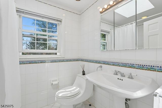 111 Parsonage Hill Rd, Millburn Twp., NJ 07078