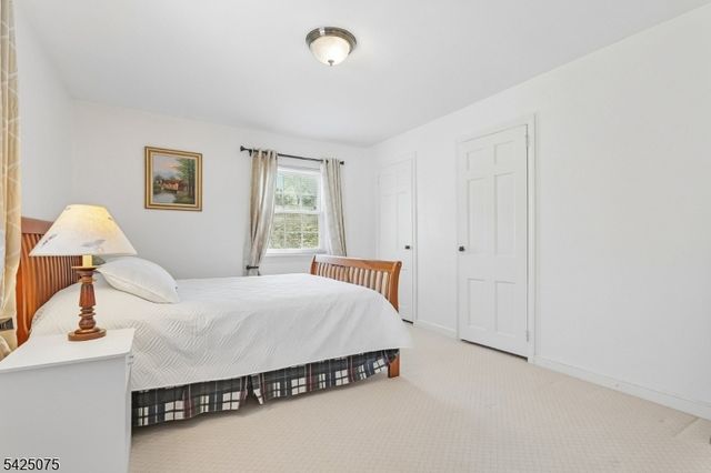 111 Parsonage Hill Rd, Millburn Twp., NJ 07078