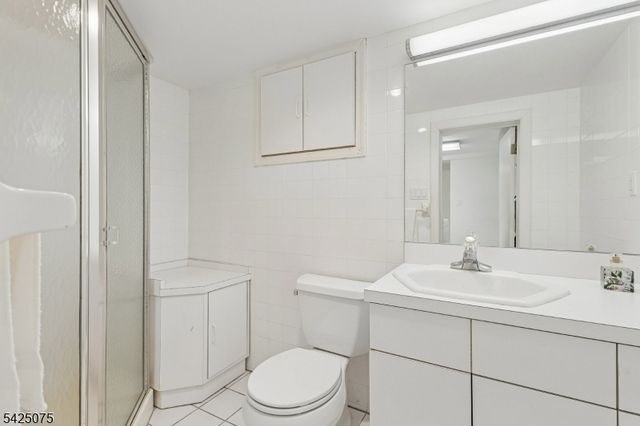 111 Parsonage Hill Rd, Millburn Twp., NJ 07078