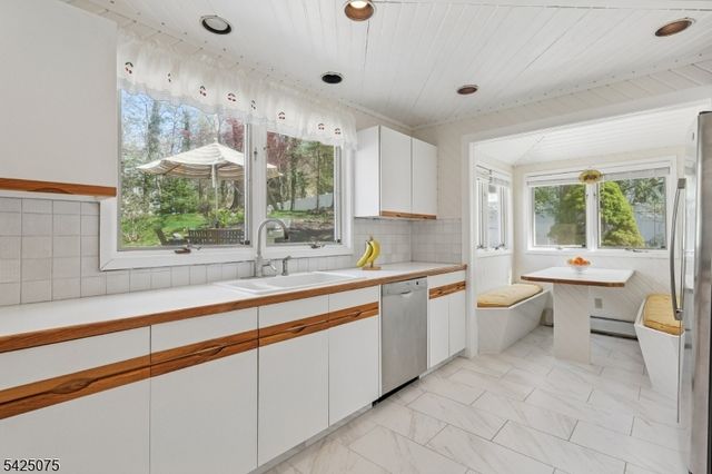 111 Parsonage Hill Rd, Millburn Twp., NJ 07078