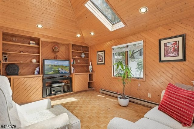 111 Parsonage Hill Rd, Millburn Twp., NJ 07078